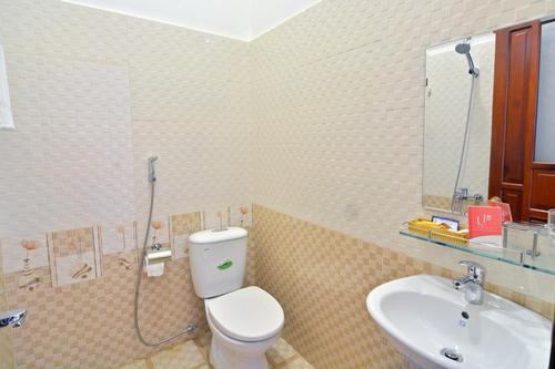 Không quá khi nói rằng, Khắc Tiệp dẫn "gà cưng" thả rông vòng một đi khắp châu Âu từ Italia tới Pháp.